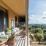 Porta Tufi Luxury Apartment With Private Parking!
