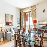 Porta Tufi Luxury Apartment With Private Parking!